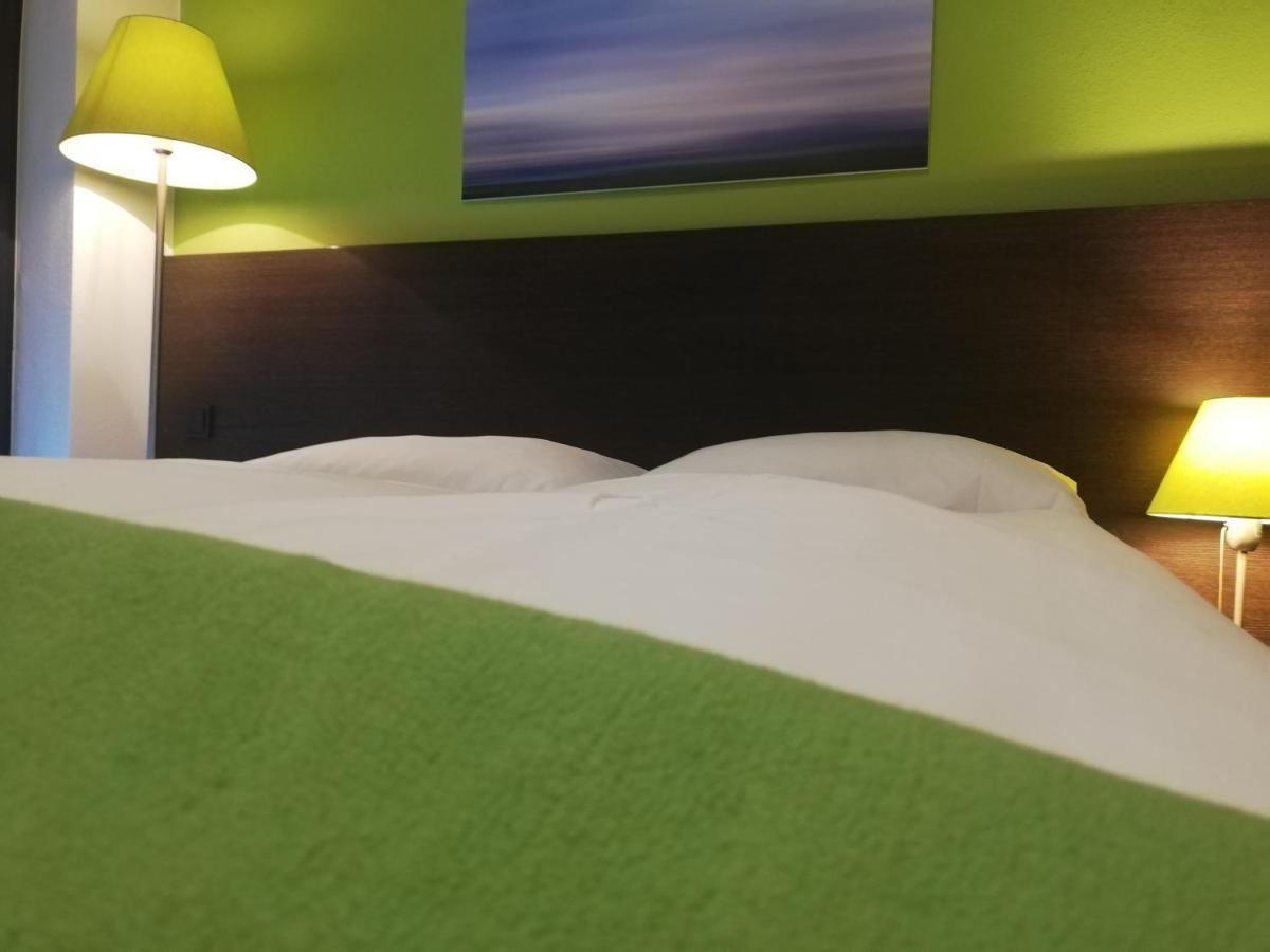 Kh Hotel Mit Restaurant Geisenfeld Esterno foto