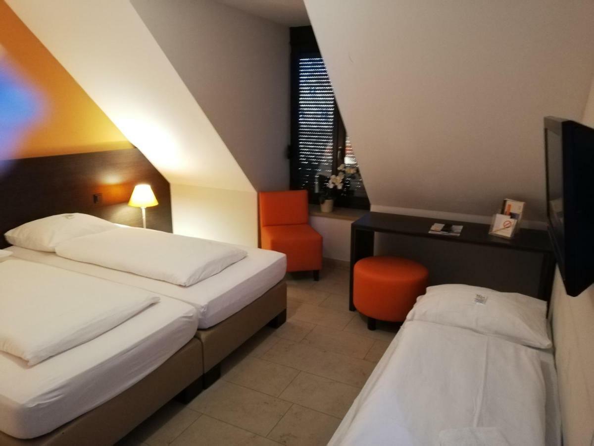 Kh Hotel Mit Restaurant Geisenfeld Esterno foto